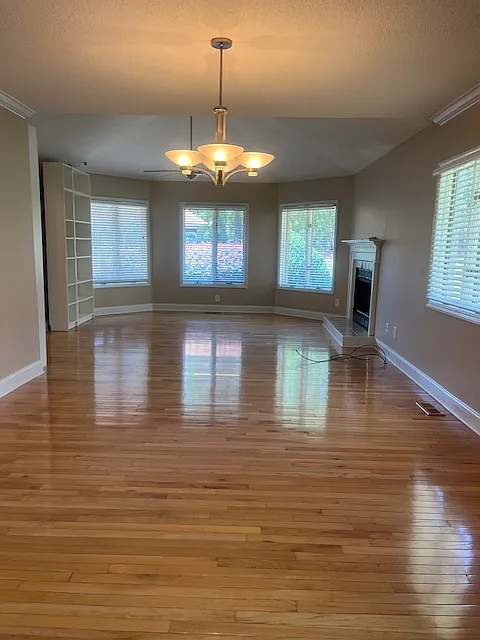 3 bed, 1760 sqft, $2,200 — Photo 3