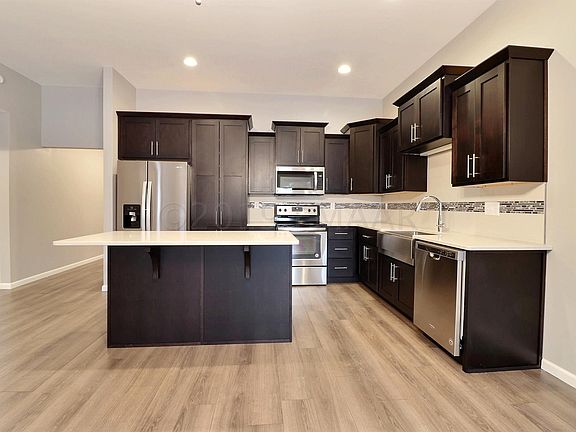 5th image of 3321 6th Way E Unit B