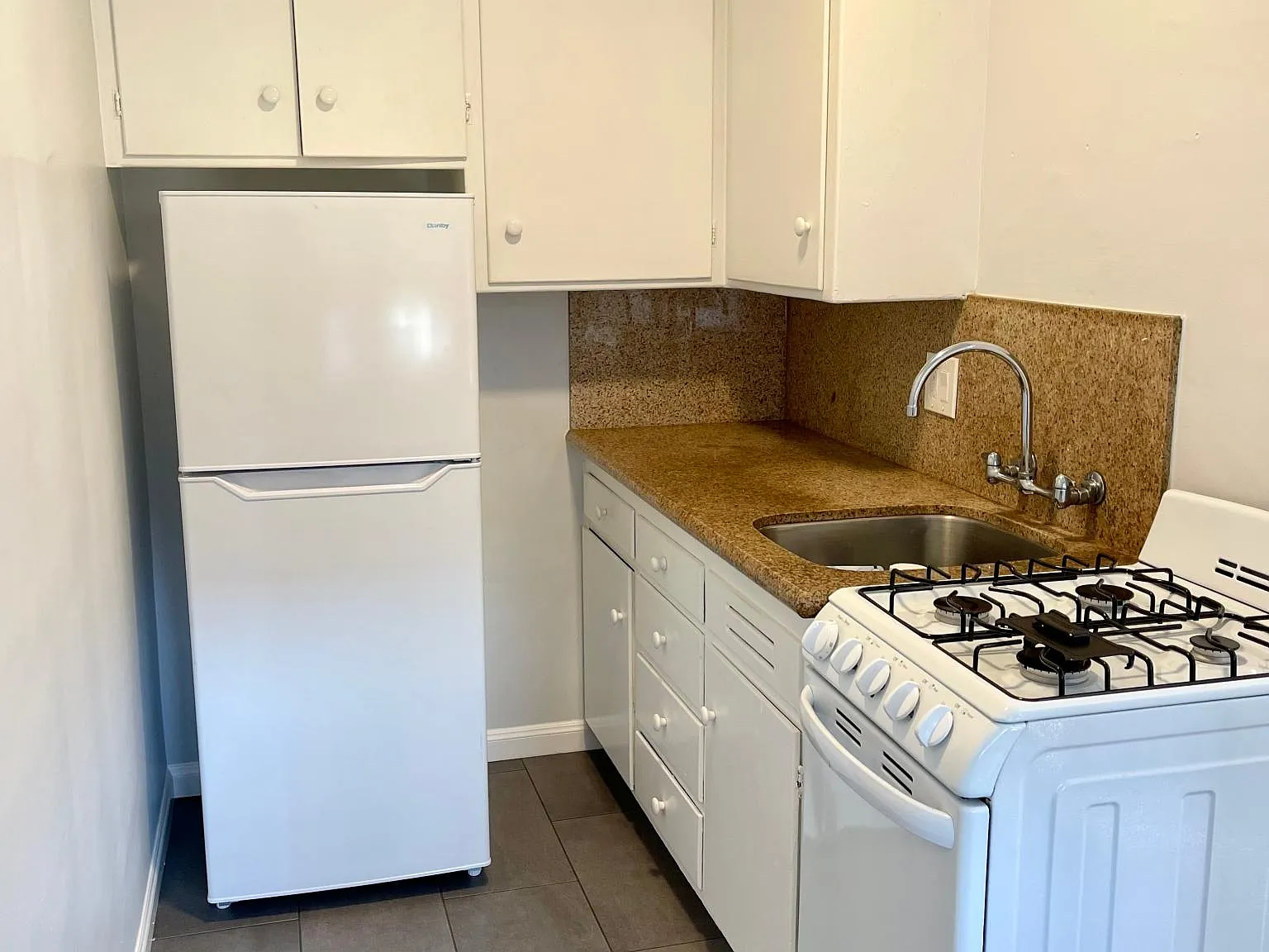14855 Bancroft Ave — Photo 4
