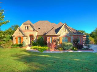 205 Hollowdale Cir, Edmond, OK 73003