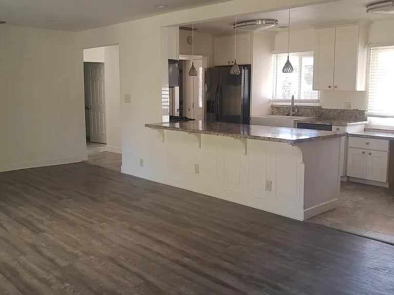 1604 Stewart Rd — Photo 1