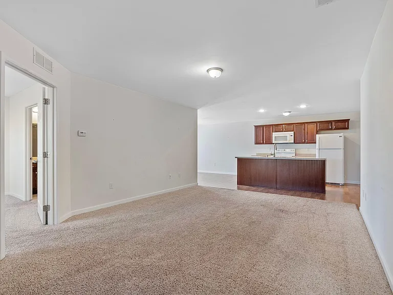 579 Regency Cir — Photo 7
