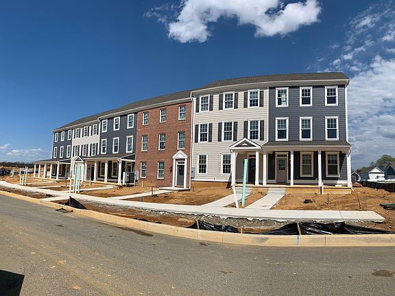 2nd image of 852 Mapleton Ave