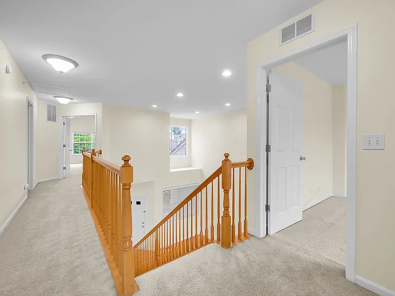 1028 Orchard Pond Ct #1028 — Photo 18
