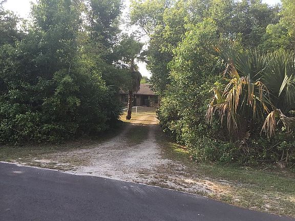 Driveway (Street View)
