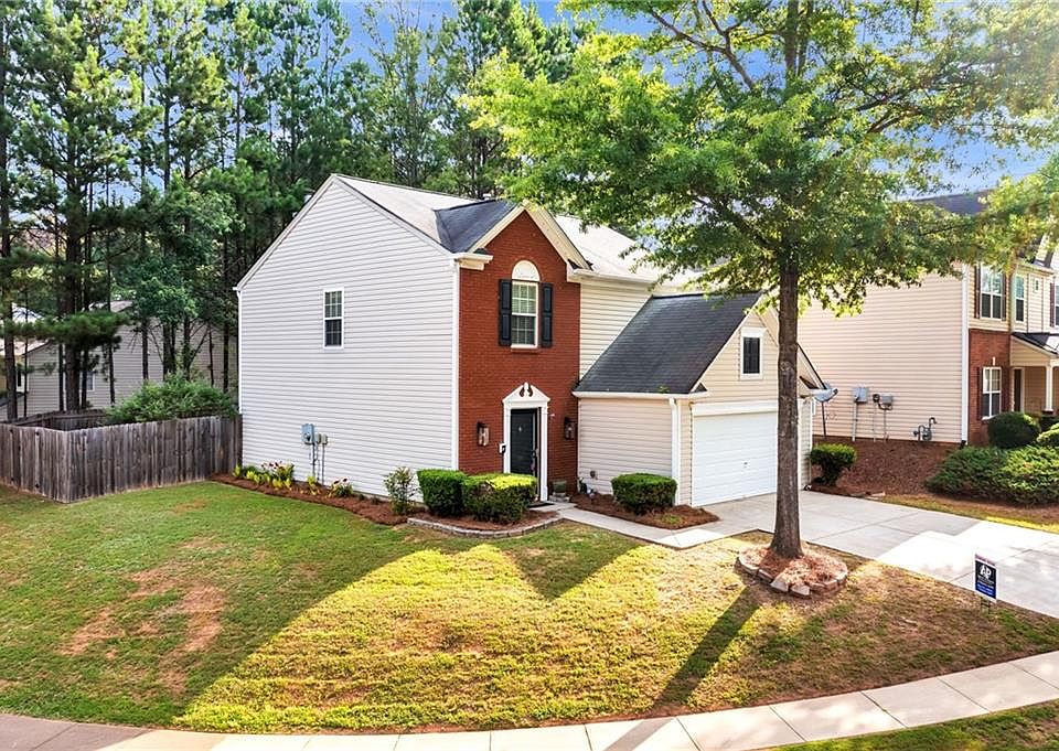 1st image of 154 Village Ct