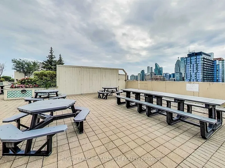 323 Richmond St E #412 — Photo 36