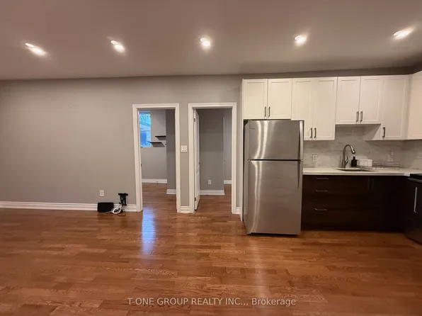 1558 Queen St W #B, Toronto, ON M6R 1A6