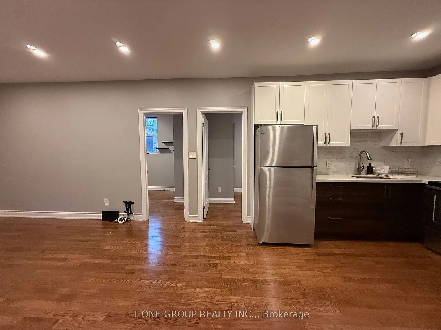 1558 Queen St W #B photo 1