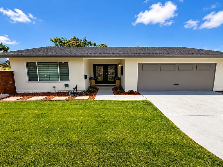 366 Lausanne Dr — Photo 1