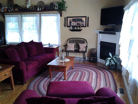 5th image of 33 Chapel Ct