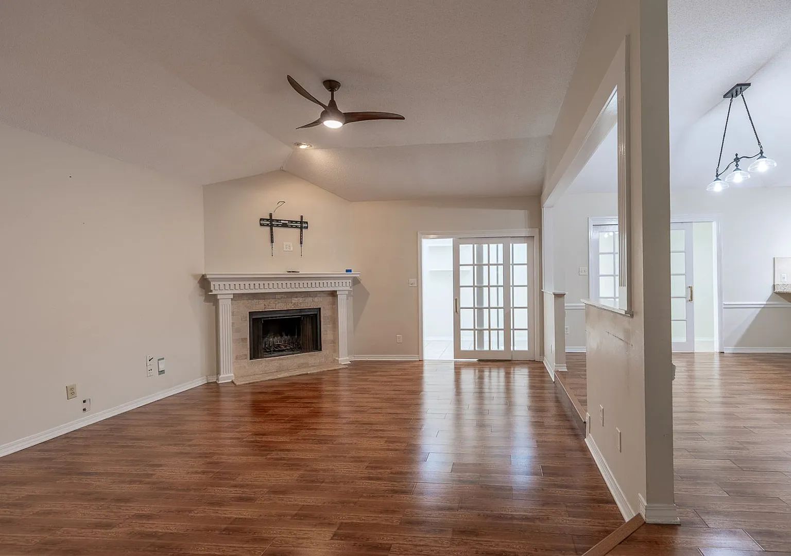 Spacious 3-Bedroom Daphne Home with Fenced Backyard & Screened Porch — Photo 2