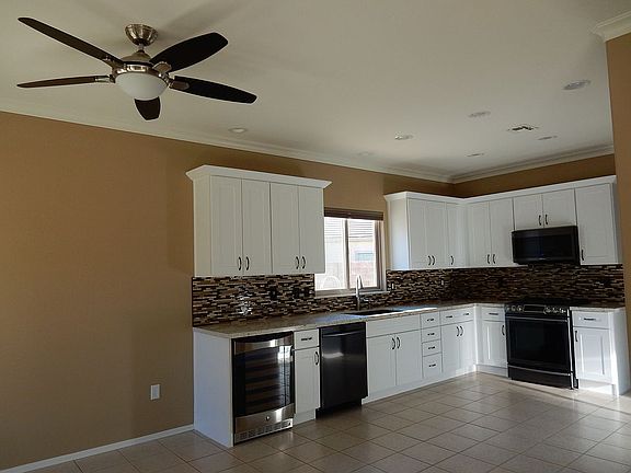 39 handle Kitchen