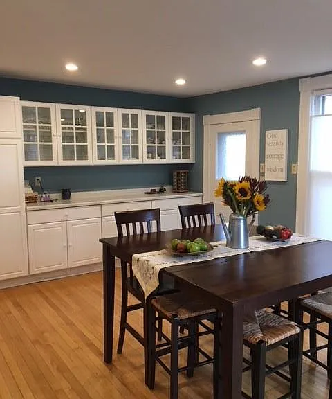 Large eat in kitchen