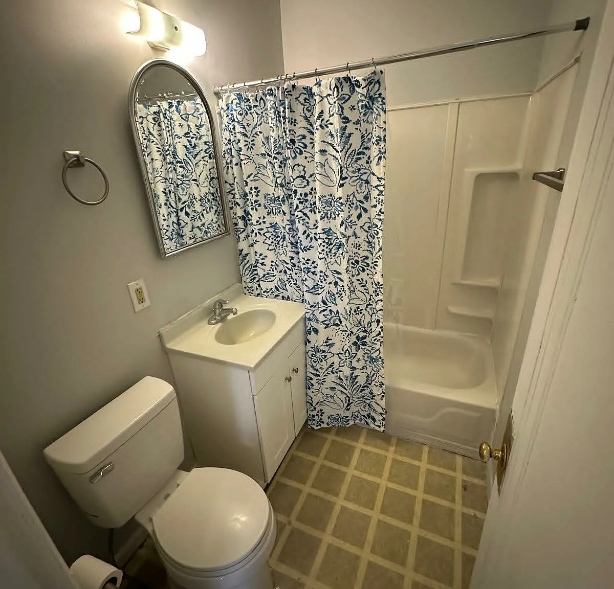 3 bed, 1200 sqft, $1,595 — Photo 3