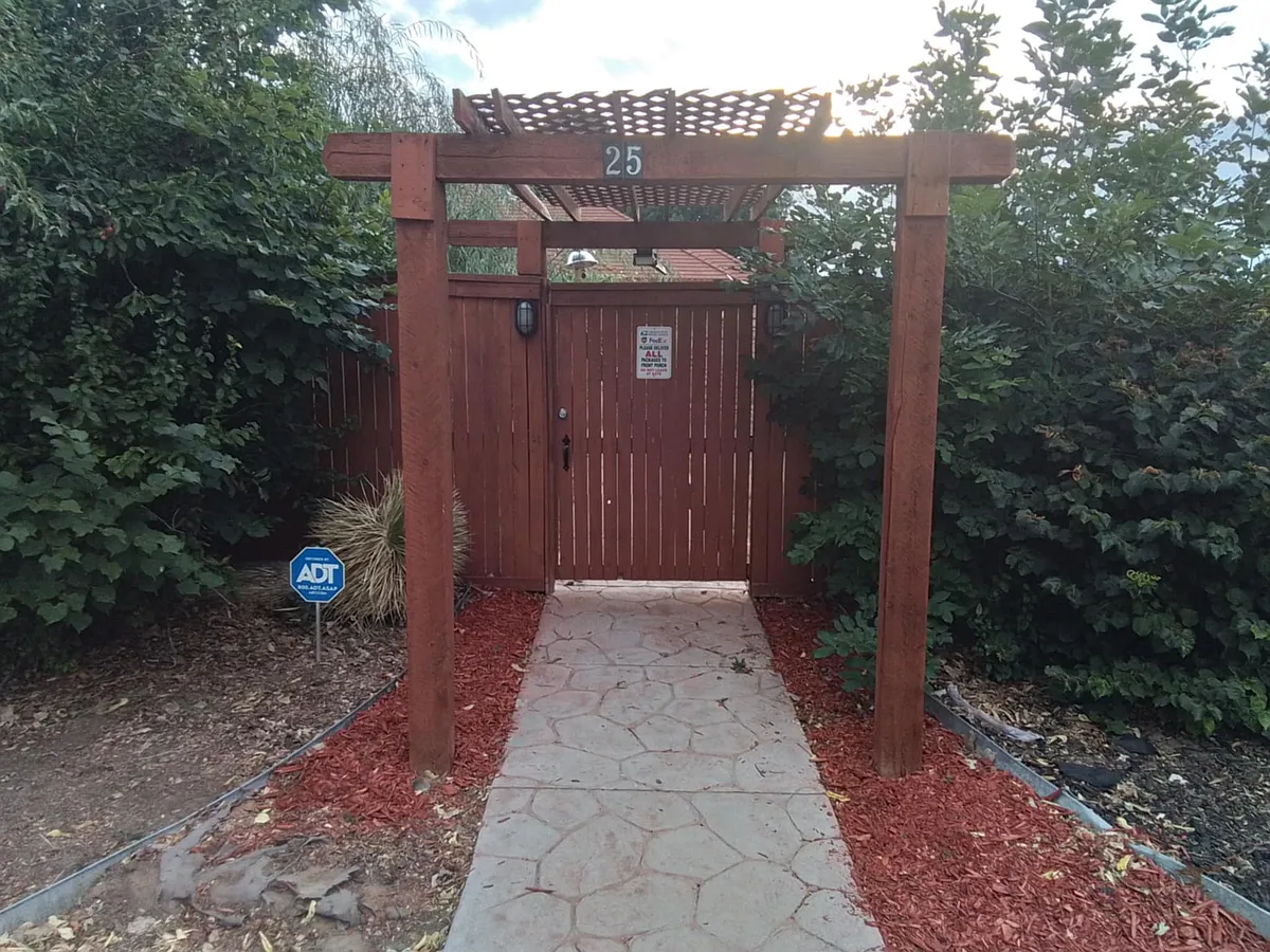 Building Photo - 2580 N Monaco Pkwy #2