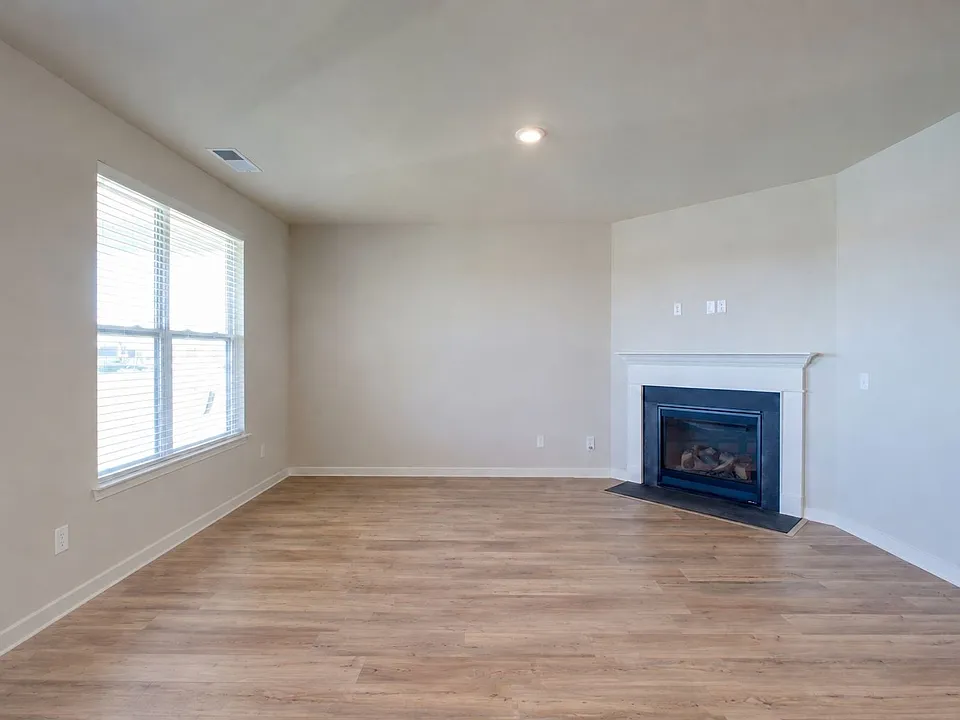 659 Ballard Dr