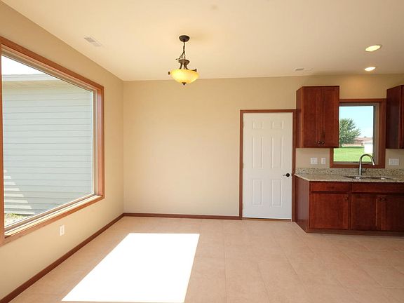5th image of 1800 25th St