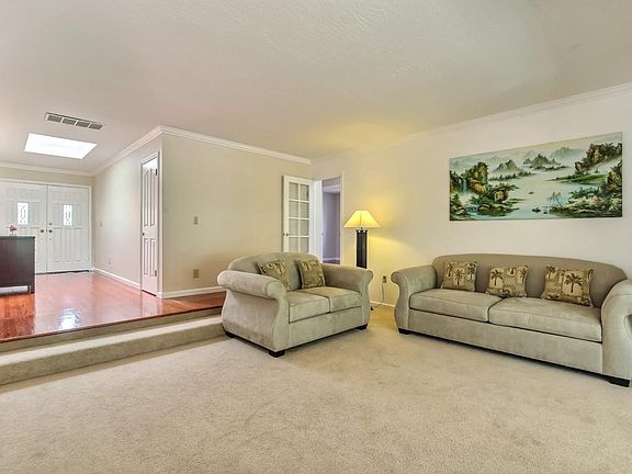 3rd image of 1698 Hyde Dr
