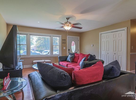 5th image of 772 N Edgelawn Dr