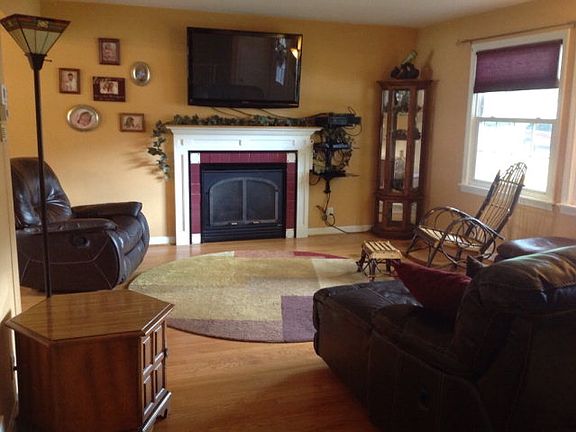 3rd image of 1003 Jackson Dr