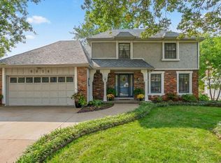 9834 W 101st Ter, Overland Park, KS 66212