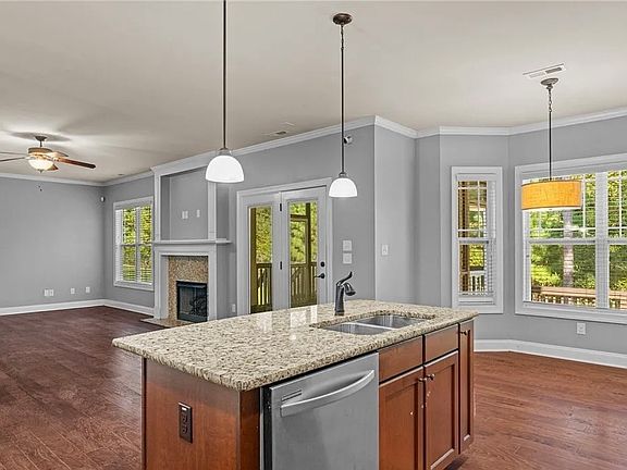 2nd image of 138 Valley Brook Ln