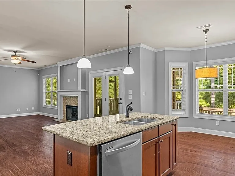 138 Valley Brook Ln — Photo 2