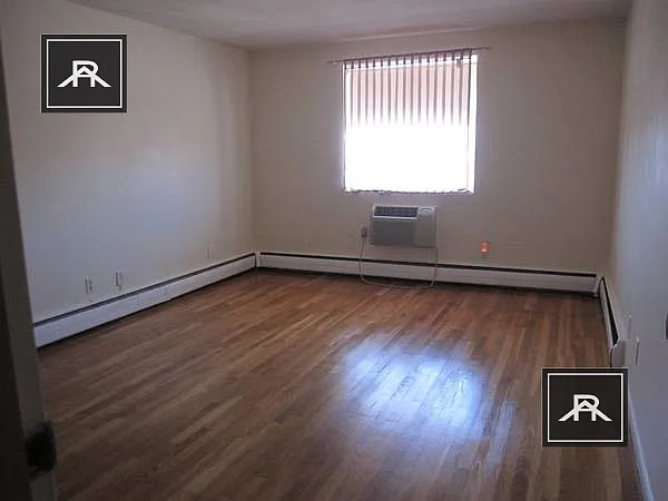 48 Green St #409 — Photo 9