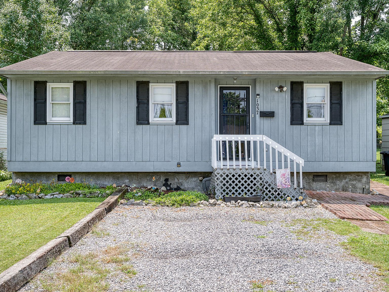 1037 Robertson St, Kingsport, TN 37660 Zillow
