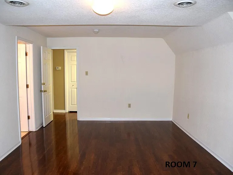 1121 Ashland Rd #7 — Photo 6