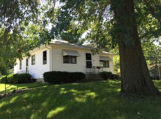 1453 Hammond Ave, Waterloo, IA 50702