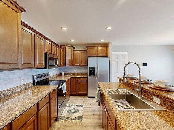 5th image of 3127 Amelia Cir