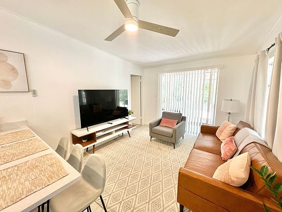 4th image of 4073 Springs Ln #4073