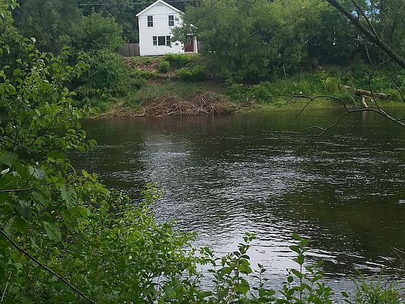 3rd image of 24573 Back St