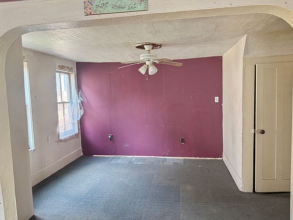 4th image of 209 Sherman Pl