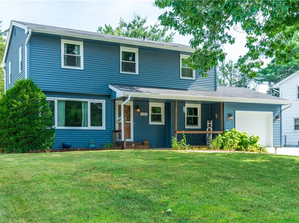 4920 Hillcrest Dr, Pleasant Hill, IA 50327
