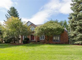 28 Stonetree Cir, Rochester Hills, MI 48309