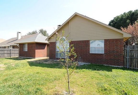 4th image of 2844 Sommerset Dr