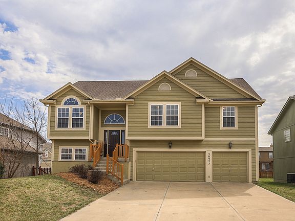 Like new in Foxfield Village