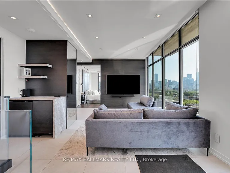 301 Markham St #Penthouse 805 — Photo 13