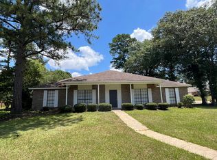 1206 Kingston Green Dr, Prattville, AL 36067