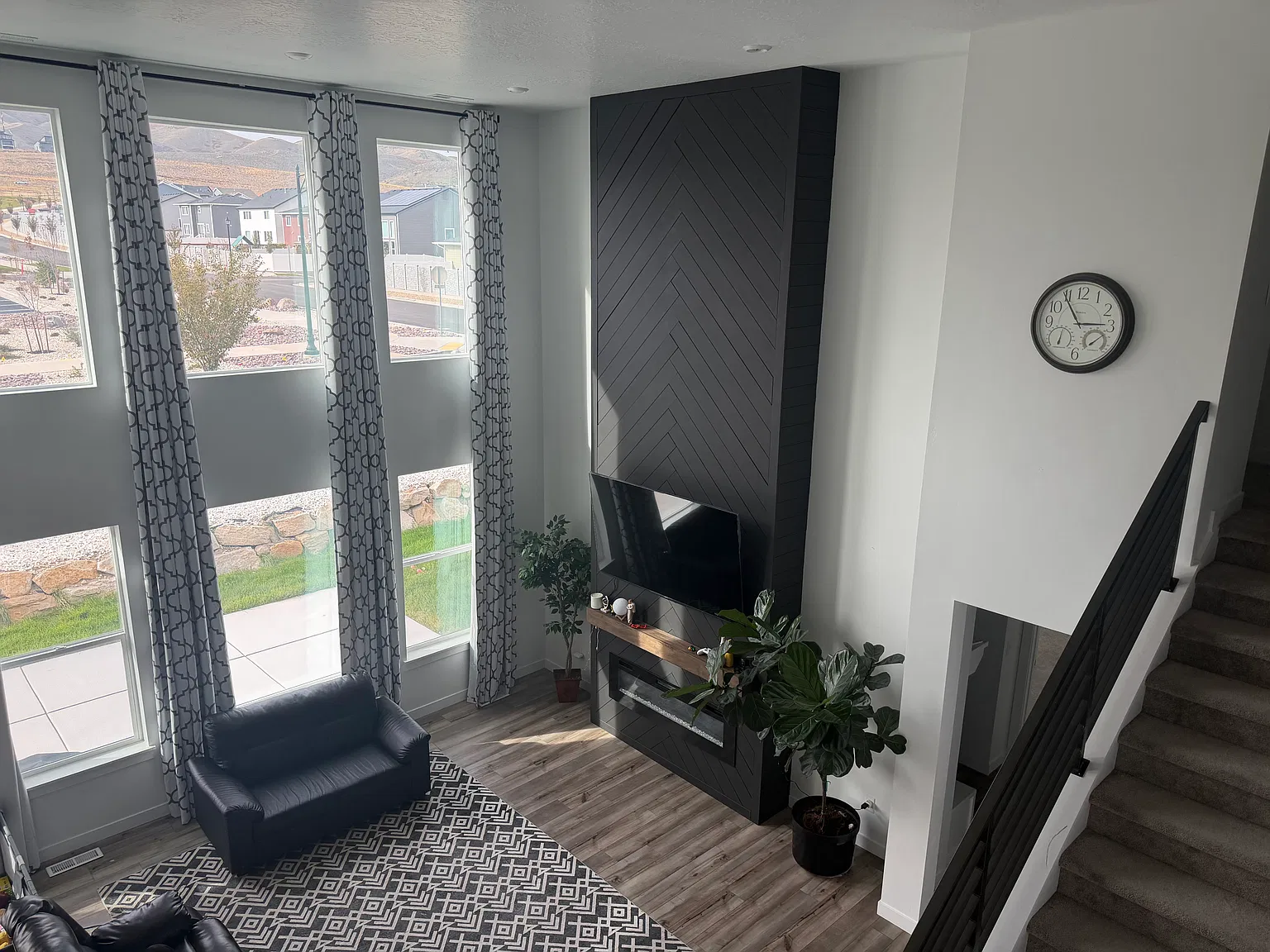 5 bed, 3100 sqft, $4,000 — Photo 3