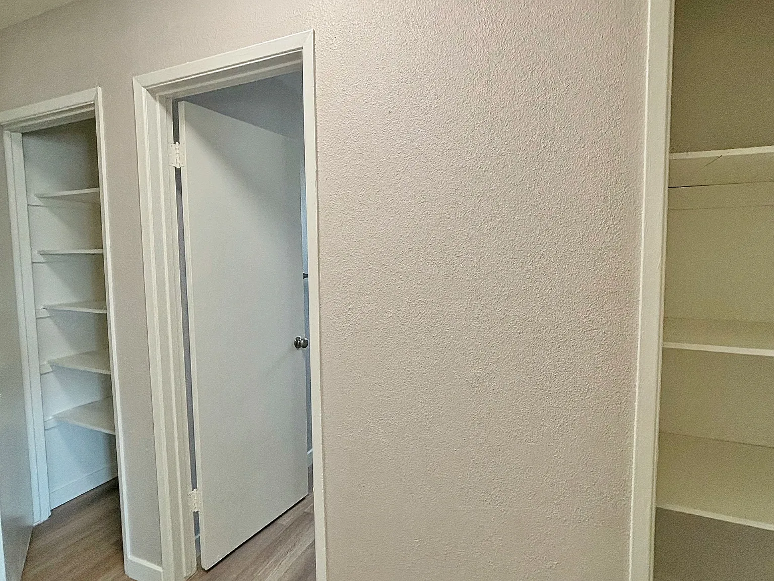 3 bed, 1436 sqft, $3,200 — Photo 2