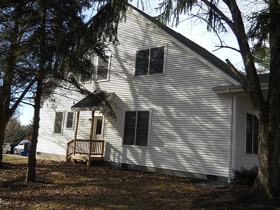 2nd image of 107 Givens Ln Suite 203