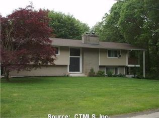 64 Mirror Ln, Guilford, CT 06437