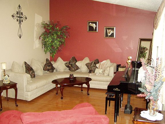 3rd image of 5868 E Beverly Cir