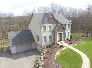 201 Weathervane Dr, Slippery Rock, PA 16057