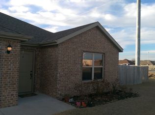 100 Willow Dr, Centerton, AR 72719