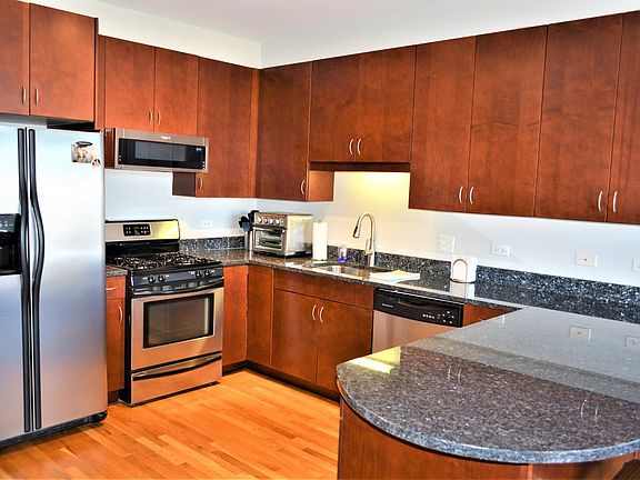 2nd image of 1935 S Archer Ave APT 615